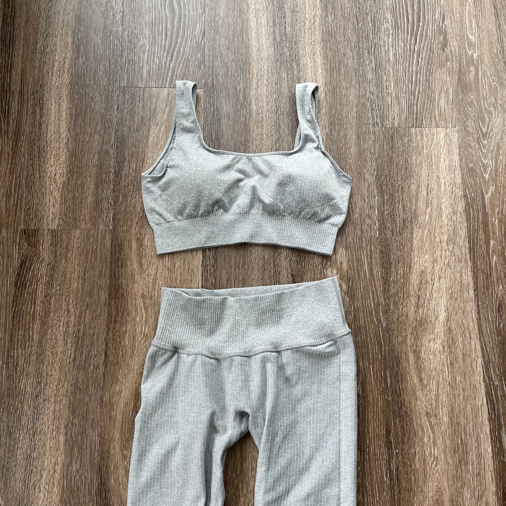 Work Out Set - Picture 2 of 3